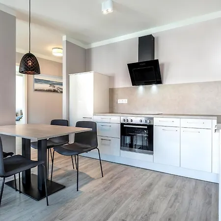 شقة Deluxe-suite 1-02 Mit Ost-loggia Und Schoenem Gartenblick