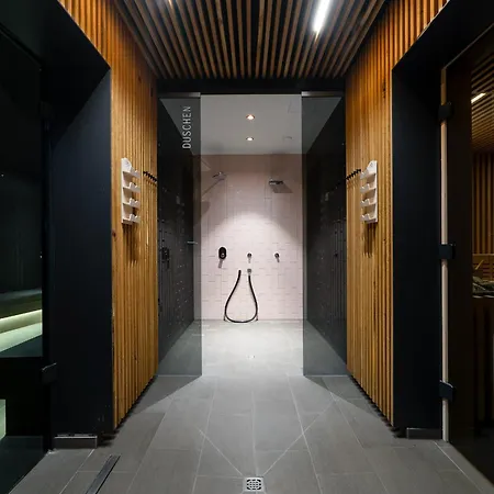 Deluxe-suite 1-02 Mit Ost-loggia Und Schoenem Gartenblick Lubeka