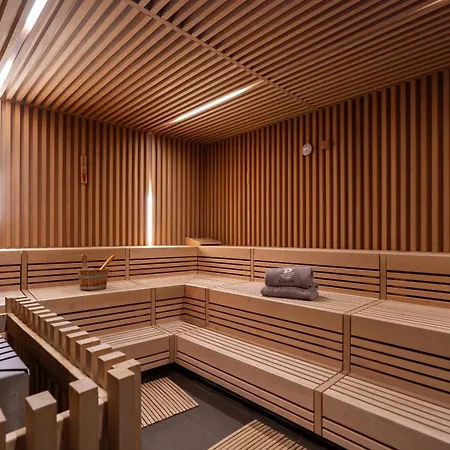 Deluxe-suite 1-02 Mit Ost-loggia Und Schoenem Gartenblick Lubeka