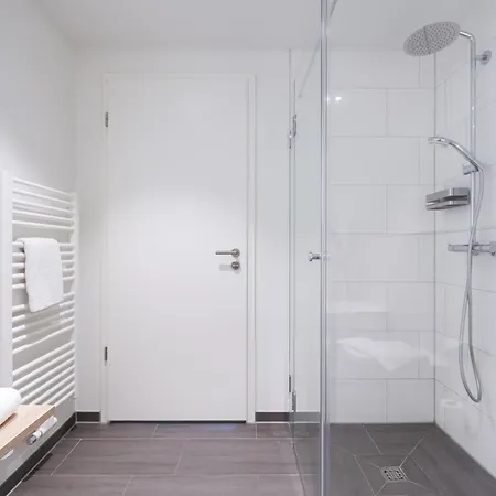 Apartment Luxussuite 1 02 Mit Ost-loggia Und Schönem Gartenblick