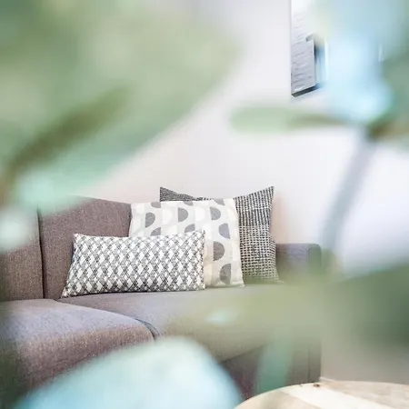Luxussuite 1 02 Mit Ost-loggia Und Schönem Gartenblick *