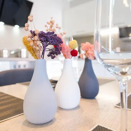 Luxussuite 1 02 Mit Ost-loggia Und Schönem Gartenblick Apartment Lübeck